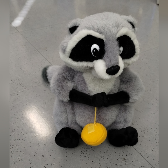 Walt Disney Vintage Pocahontas Meeko Racoon  Sitting Plush Stuffed Animal 8in - Picture 2 of 13
